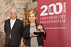 Rektor Prof. Dr. Dabbert und Weinkönigin Carolin Klöckner | Bildquelle: Universität Hohenheim / Sacha Dauphin