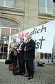 Süßer Lobbyismus: Nikolaus-Begrüßung des Uniratsvorsitzenden Dr. h.c. Matthias Kleinert (Mitte) mit Ratsmitgliedern Dr. Rudolf Müller (links) und Dr. Walter Müller.