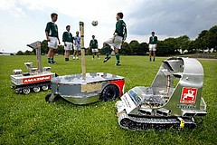 Hohenheimer Feldroboter auf dem Campus